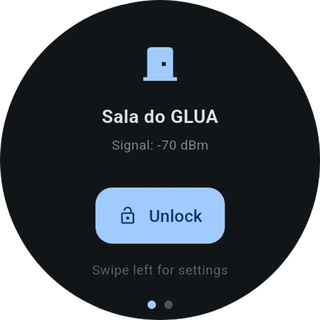 Aditus on a round Wear OS screen, showing Sala do GLUA and an Unlock button.
